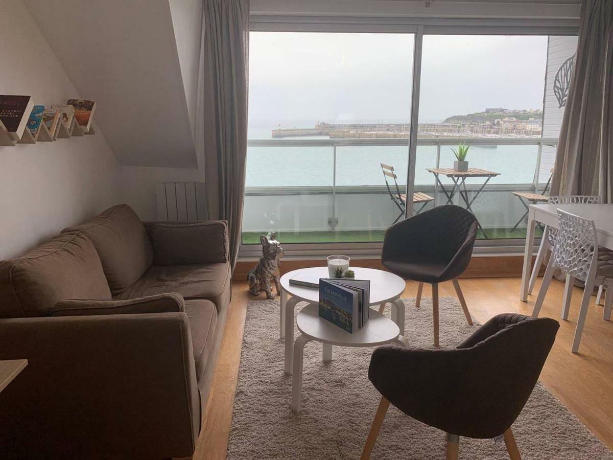 Un Balcon Sur La Mer, Acces Direct A La Plage Granville Luaran gambar