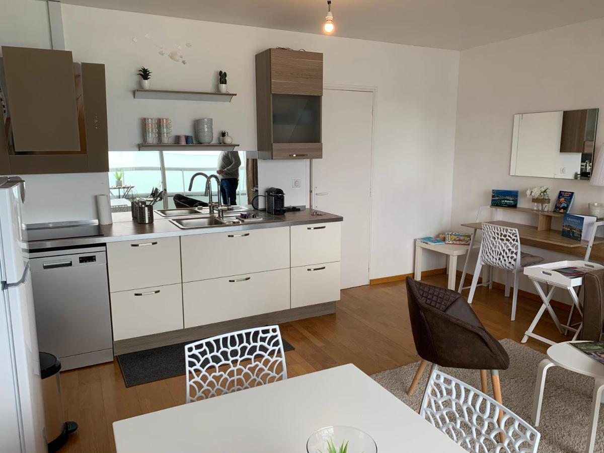 Un Balcon Sur La Mer, Acces Direct A La Plage Granville Luaran gambar